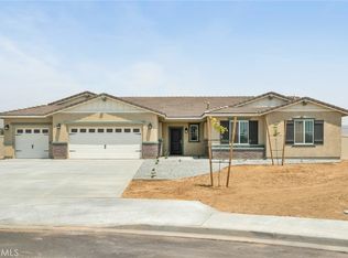 14818 Desert Lily Ct, Apple Valley, CA 92307