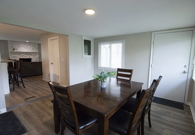 6125 Broadview Rd — Photo 16