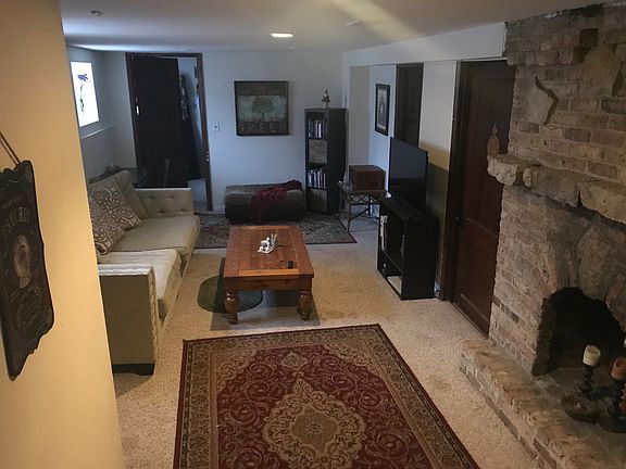 4th image of 3762 N Kenmore Ave APT 1S