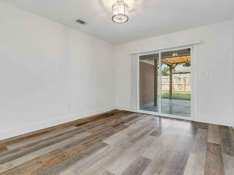 10008 Calle De Palencia — Photo 23