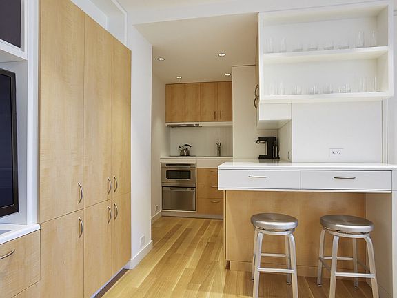 3rd image of 23 E 74th St APT 7C