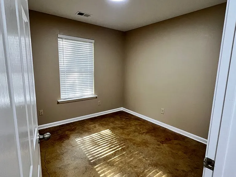 7754 Commodore Rd — Photo 9
