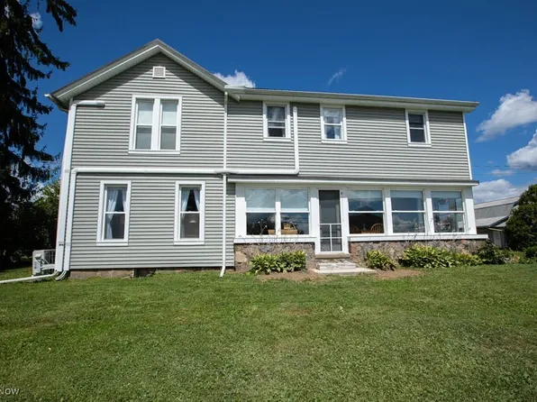 14452 Burton Windsor Rd, Burton, OH 44021