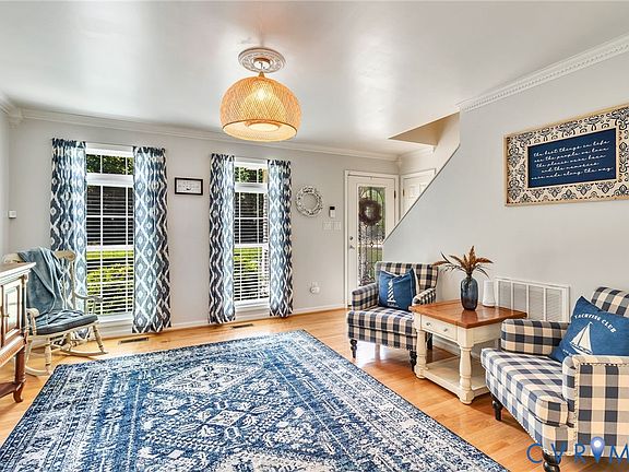 4th image of 39 Anne Ct