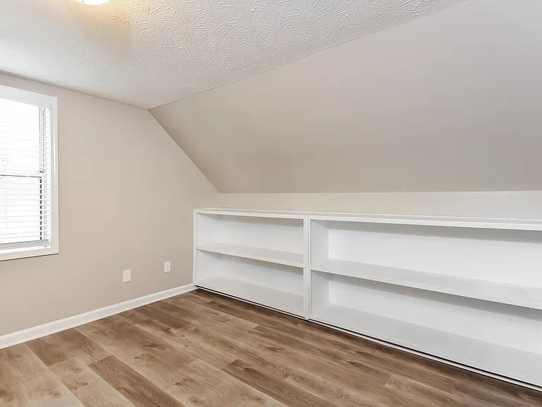 2405 Betsy Ct SW — Photo 15