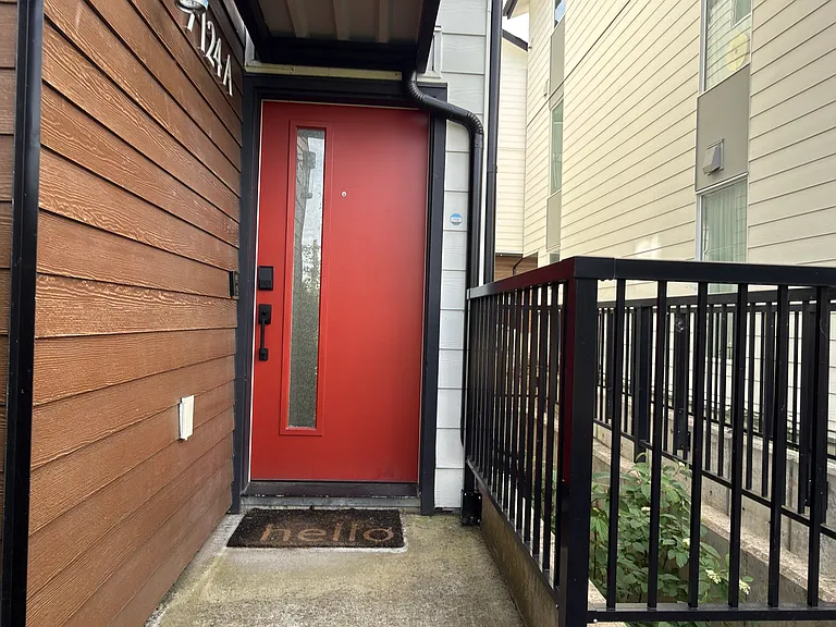 7124 A Beacon Ave S #A — Photo 2