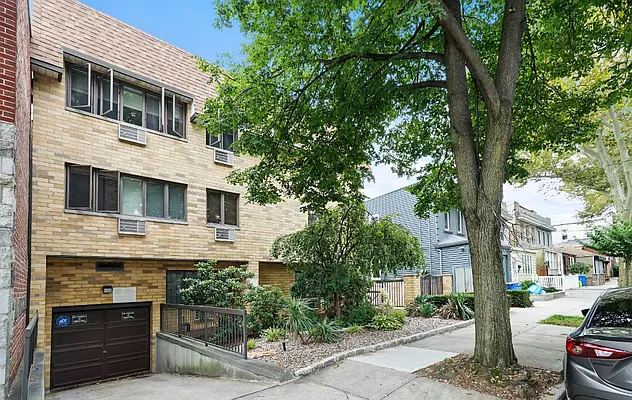 Sold by Crifasi Real Estate | media 26