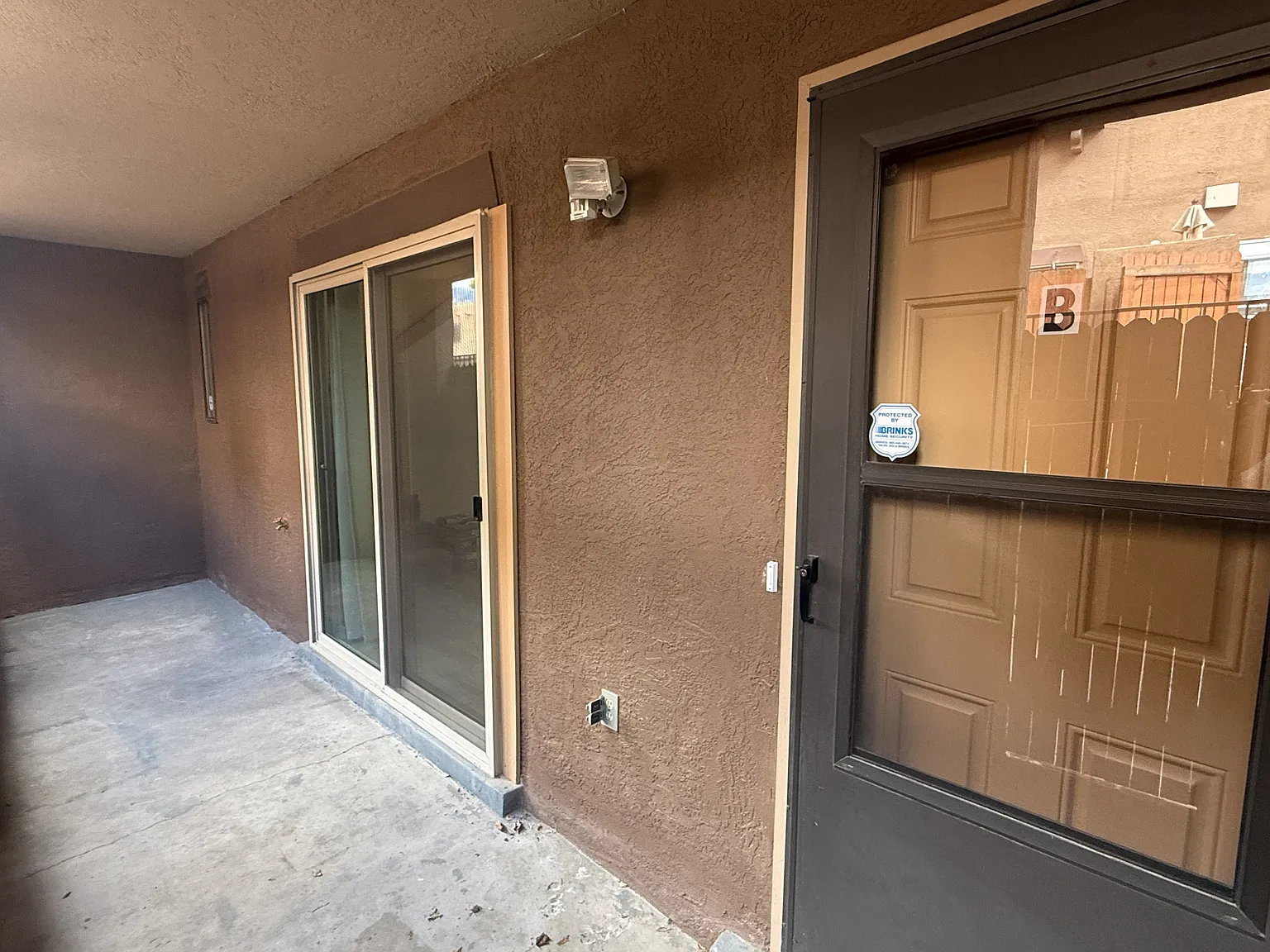 5801 Lowell St NE — Photo 3