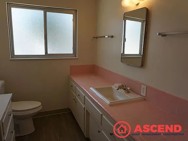 722 Salem St — Photo 6