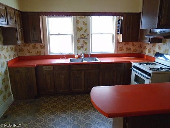 4th image of 305 W 29th St