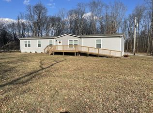 8272 Sinclair Rd, Kinmundy, IL 62854