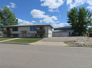 501 28th Ave SW #4, Minot, ND 58701