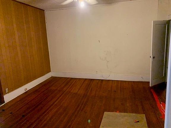 5th image of 803 10th Ave