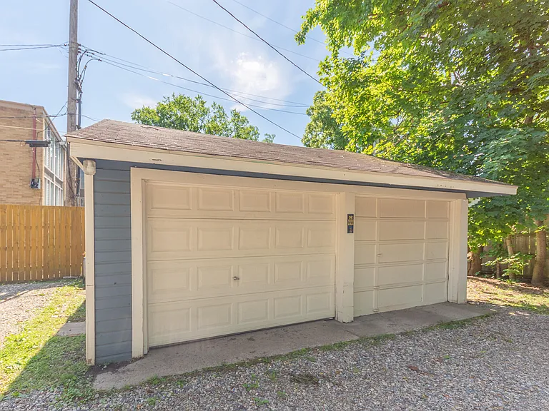 1123 W Huron St — Photo 56
