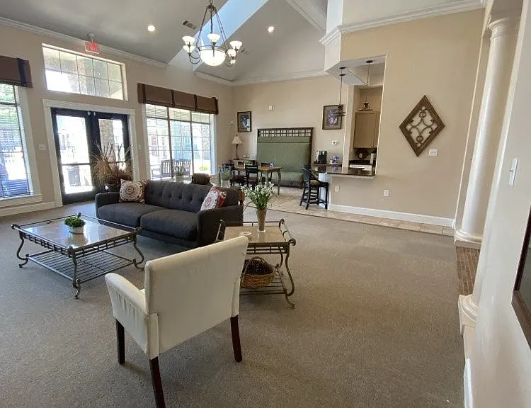 Westchester Woods Apartments — Photo 29