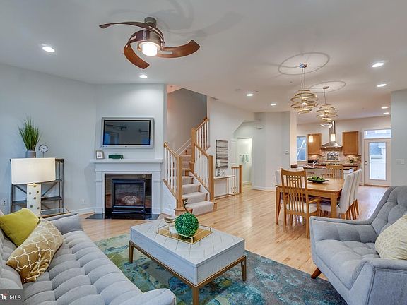 2nd image of 727 Annie Rose Ave