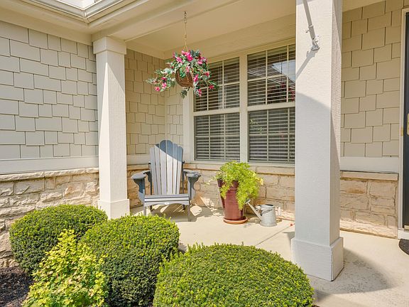 3rd image of 940 Adara Dr