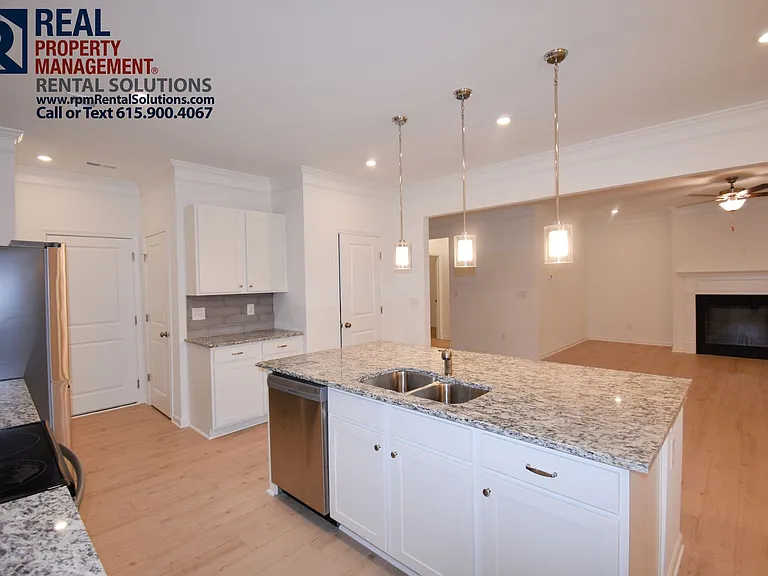 200 Lightwood Dr — Photo 6