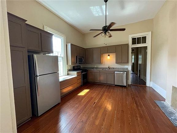 4th image of 2526 Barracks St