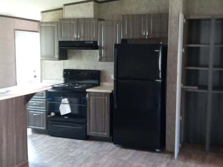 937 Bryson St NE #5 — Photo 4