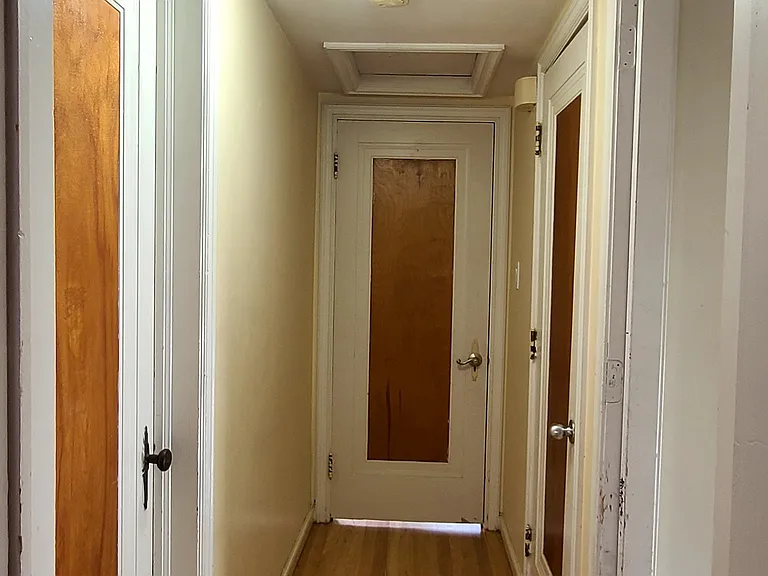 160 Olympia Dr — Photo 10