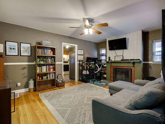 2nd image of 758 Coralie Ave