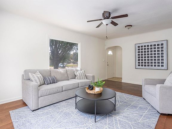 4th image of 825 W Margaret St