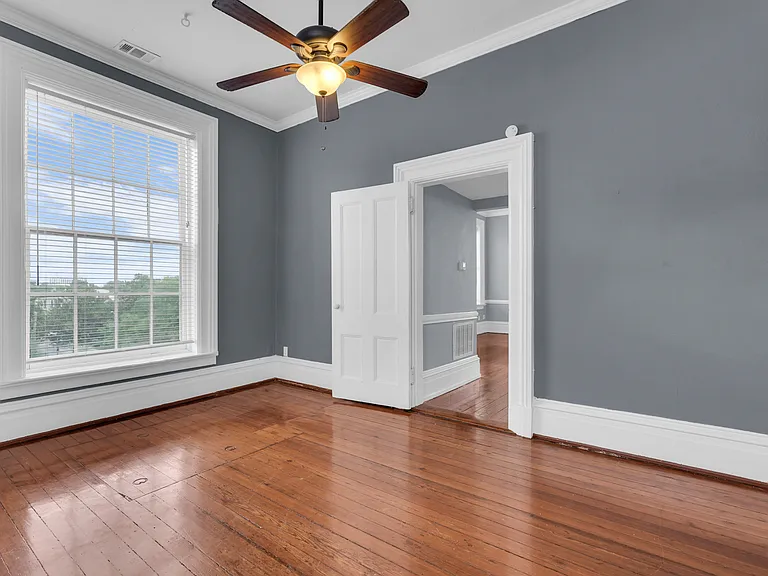 112 E Harris St — Photo 13
