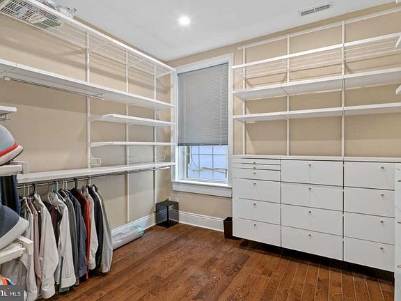 3rd image of 1029 Spruce St #205