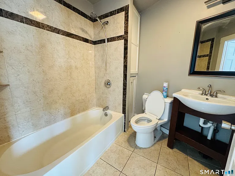 260 Bunker Ave #2 — Photo 6