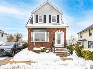 536 Elm Ave, Ridgefield, NJ 07657