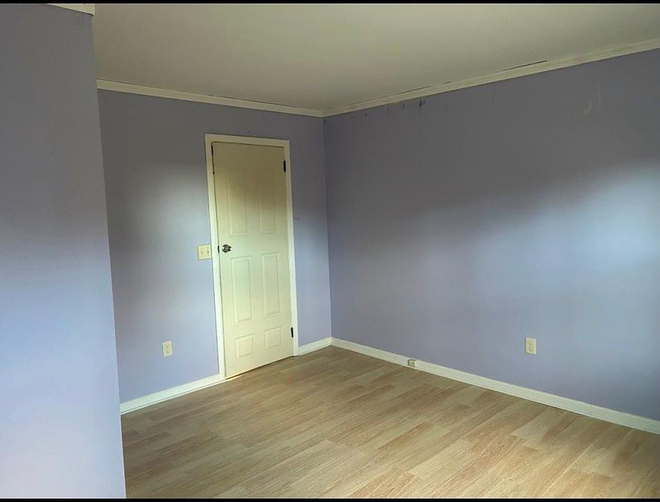 1st image of 349 Safford St APT 3