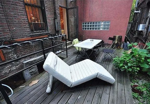 2nd image of 253 Elizabeth St #1F