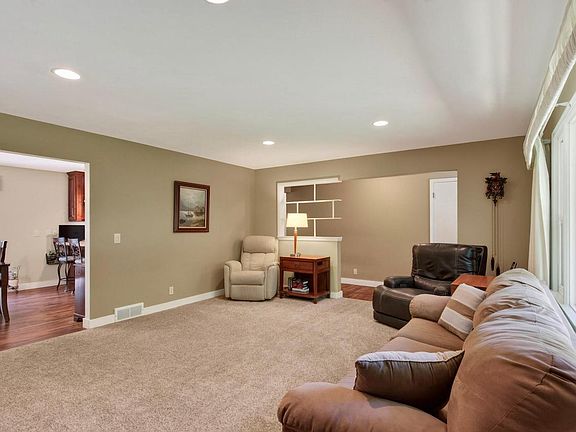5th image of 611 JOHNSON PARKWAY
