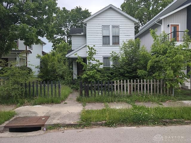 1st image of 1236 W 1st St