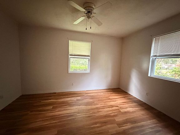 4th image of 505 E Holly St