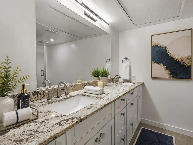 351 N Post Oak Ln #601 — Photo 6