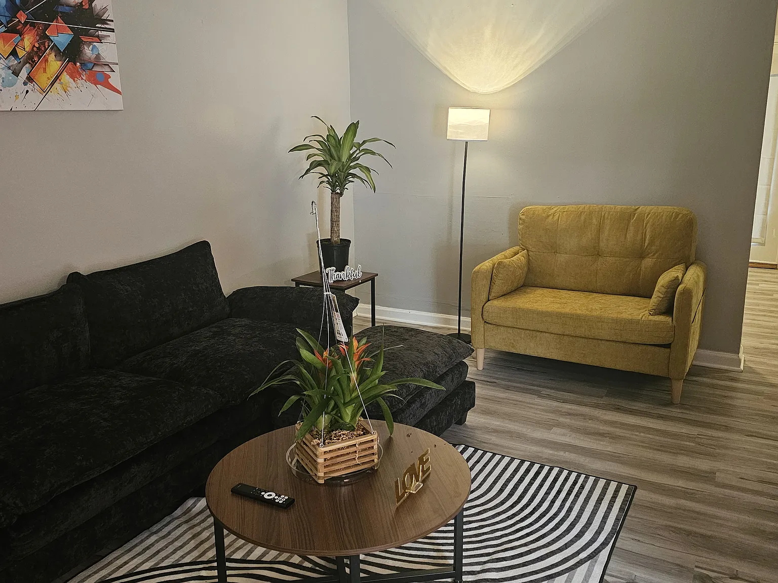3 bed, 1900 sqft, $2,000 — Photo 3
