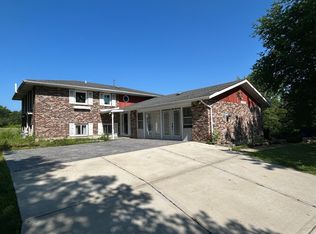 194 S Collins St, South Elgin, IL 60177