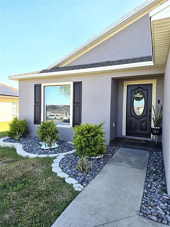 3 bed, 2.0 bath, 1302 sqft, $2,200 — Photo 2