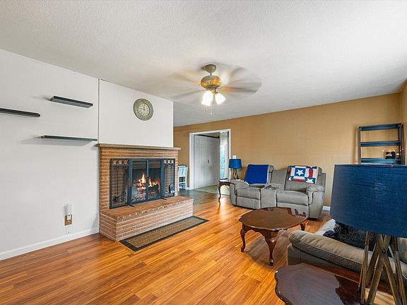 5th image of 416 N Road 36