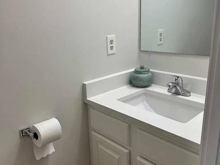 4847 Chevy Chase Dr #172 — Photo 9