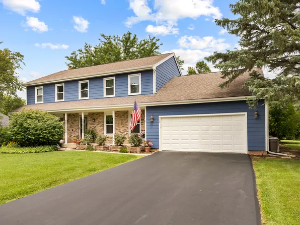 710 Sprucetree Ln, Algonquin, IL 60102