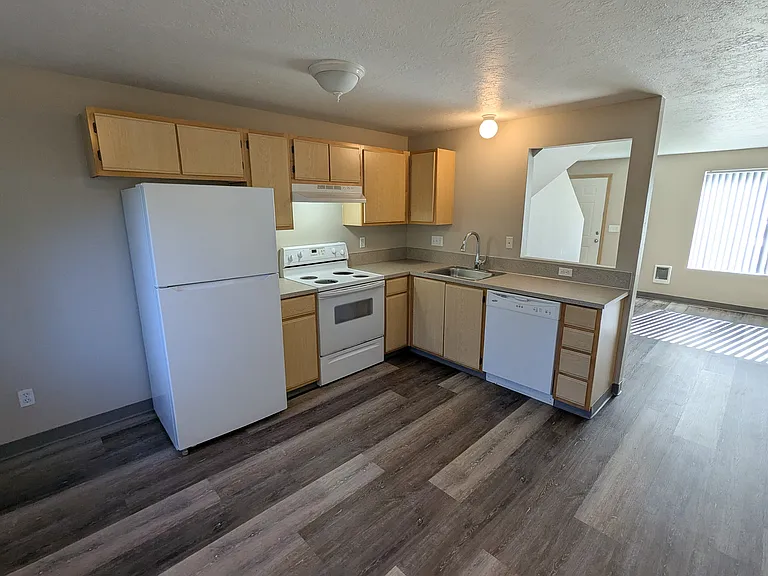 960 Olney St #960 — Photo 6