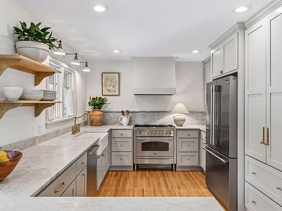 5th image of 15803 Holdridge Rd E