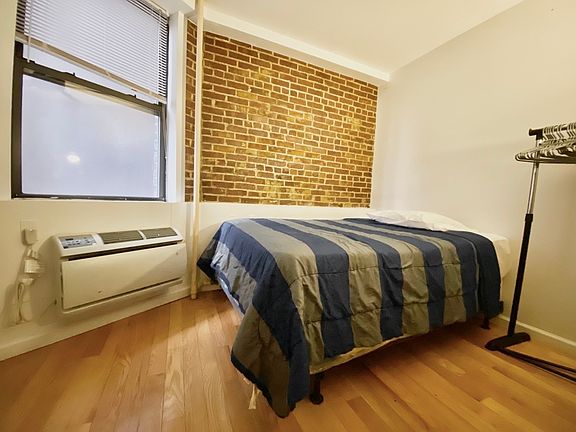 4th image of 340 Amsterdam Ave #404