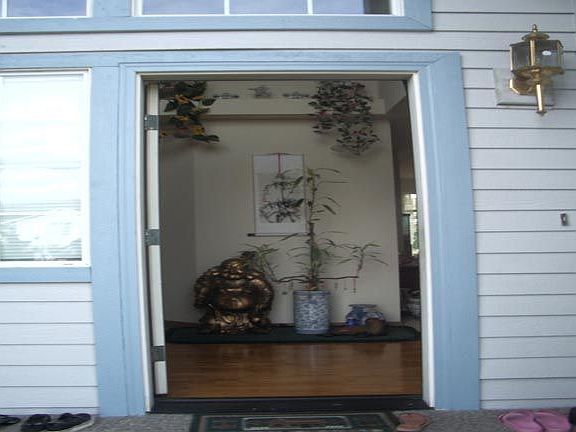 entrance/front door