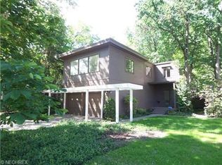 2404 Derbyshire Rd, Cleveland Heights, OH 44106