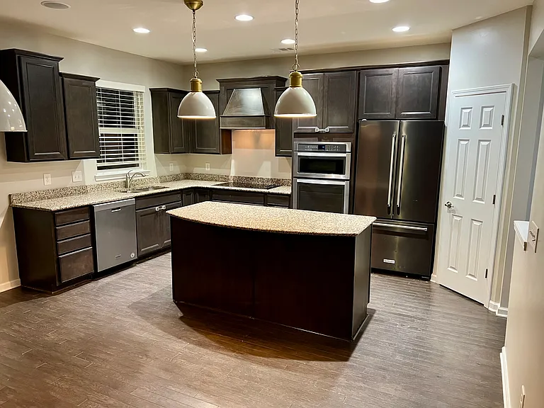 1051 Abberley Cir — Photo 3
