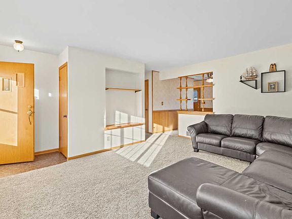 4th image of 7600 S Manitowoc Ave
